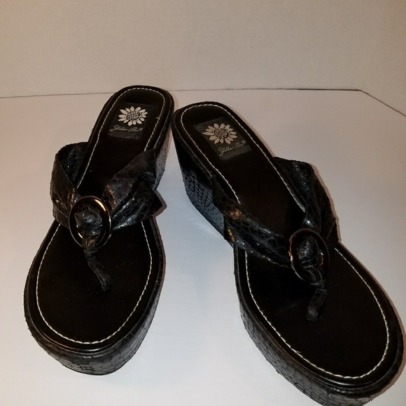 Yellow Box Sandals 💥💥💥PRICE LOWERED💥💥💥 - Picture 4 of 8